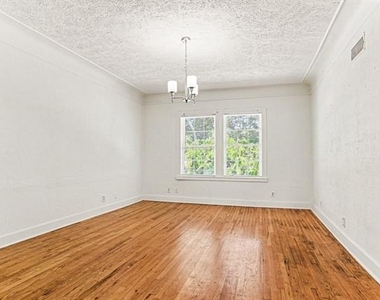 4515 Swiss Avenue - Photo Thumbnail 9