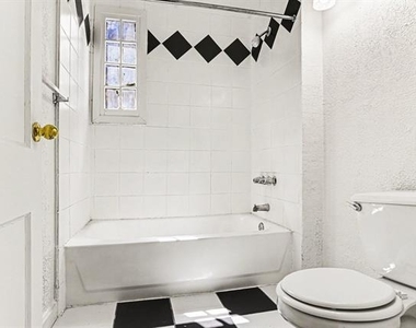 4515 Swiss Avenue - Photo Thumbnail 14