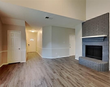 905 Freshwood Court - Photo Thumbnail 2