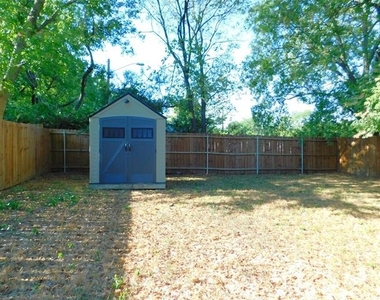 1114 E Mulberry Street - Photo Thumbnail 25