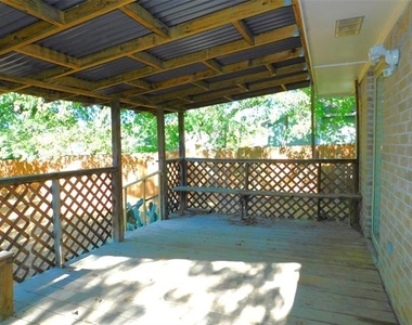 1114 E Mulberry Street - Photo Thumbnail 22