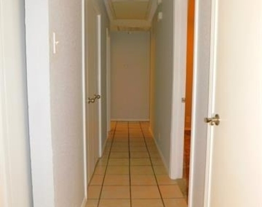 1114 E Mulberry Street - Photo Thumbnail 10