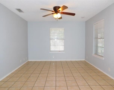 1114 E Mulberry Street - Photo Thumbnail 5