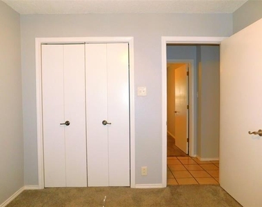1114 E Mulberry Street - Photo Thumbnail 15