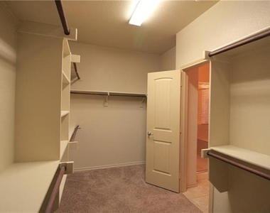 13104 Palancar Drive - Photo Thumbnail 10