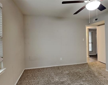 2611 Sprucewood Lane - Photo Thumbnail 11
