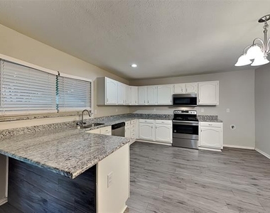 2611 Sprucewood Lane - Photo Thumbnail 3
