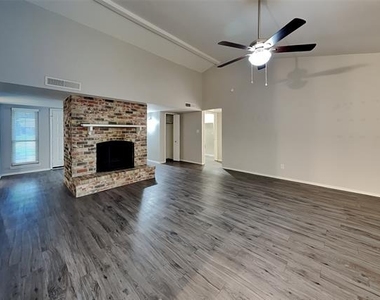 2611 Sprucewood Lane - Photo Thumbnail 1