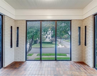 4503 Gilbert Avenue - Photo Thumbnail 10