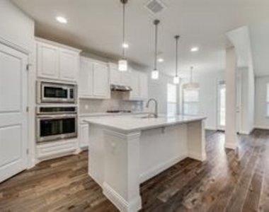 1514 Carnation Street - Photo Thumbnail 3