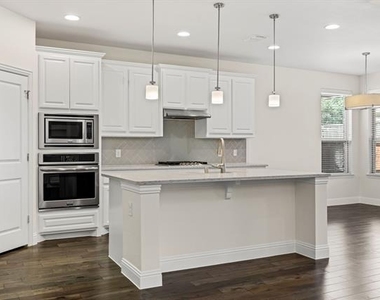 1514 Carnation Street - Photo Thumbnail 4