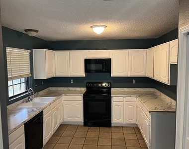 3028 Matterhorn Drive - Photo Thumbnail 4