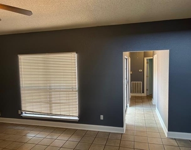 3028 Matterhorn Drive - Photo Thumbnail 6