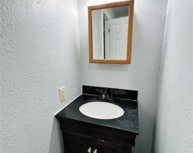 2621 E 12th Street - Photo Thumbnail 17