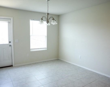 1416 Waggoner Drive - Photo Thumbnail 12