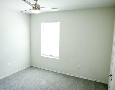 1416 Waggoner Drive - Photo Thumbnail 15