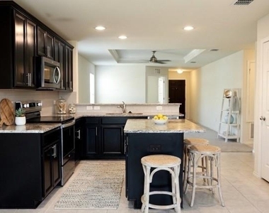 1416 Waggoner Drive - Photo Thumbnail 5