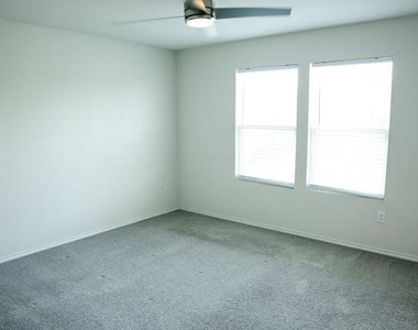 1416 Waggoner Drive - Photo Thumbnail 16