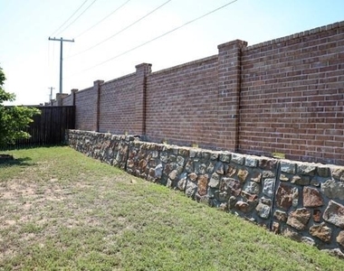 1416 Waggoner Drive - Photo Thumbnail 31