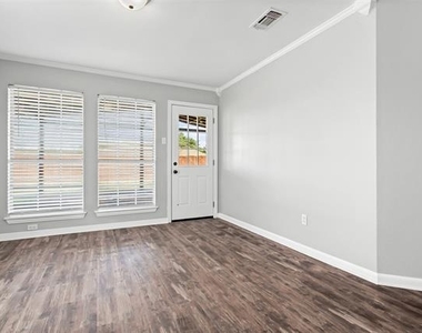 712 Billups Circle - Photo Thumbnail 13