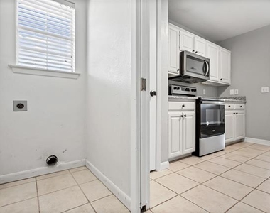 712 Billups Circle - Photo Thumbnail 17
