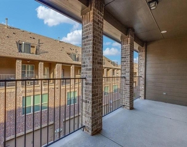 8126 Foraker Street - Photo Thumbnail 12