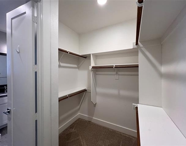 714 N Plano Road - Photo Thumbnail 9