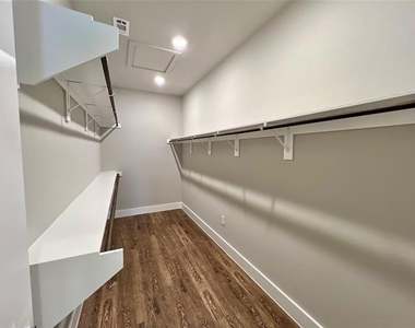 714 N Plano Road - Photo Thumbnail 23