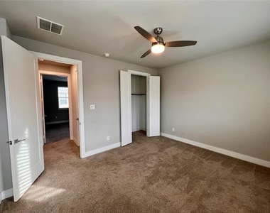 714 N Plano Road - Photo Thumbnail 15