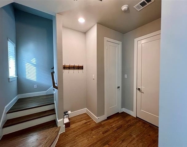 714 N Plano Road - Photo Thumbnail 5