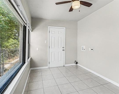 1108 E Robert Street - Photo Thumbnail 11
