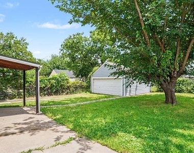 1108 E Robert Street - Photo Thumbnail 24