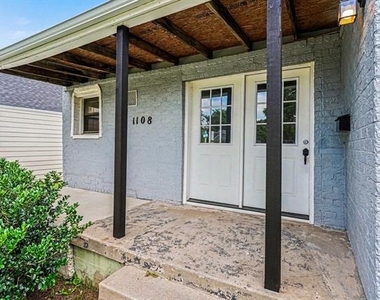 1108 E Robert Street - Photo Thumbnail 2