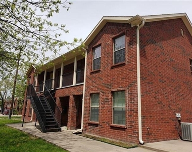 1618 Bois D Arc Street - Photo Thumbnail 1