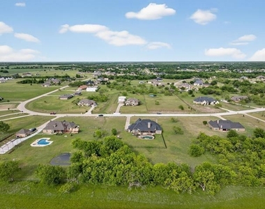 200 Eagle Pass - Photo Thumbnail 36