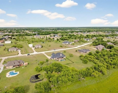 200 Eagle Pass - Photo Thumbnail 37