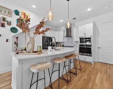 4933 Broadway Drive - Photo Thumbnail 10