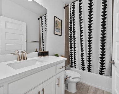 4933 Broadway Drive - Photo Thumbnail 32