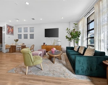 4933 Broadway Drive - Photo Thumbnail 3