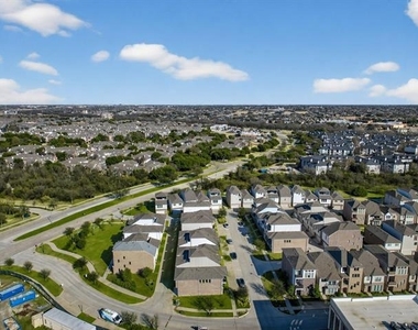 4933 Broadway Drive - Photo Thumbnail 36