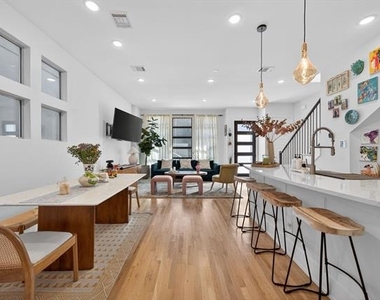 4933 Broadway Drive - Photo Thumbnail 11