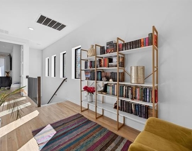 4933 Broadway Drive - Photo Thumbnail 16