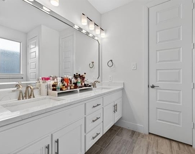 4933 Broadway Drive - Photo Thumbnail 23