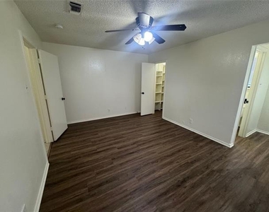5604 Fireside Drive - Photo Thumbnail 19