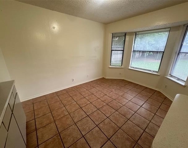 5604 Fireside Drive - Photo Thumbnail 10