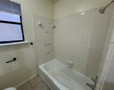 5604 Fireside Drive - Photo Thumbnail 16