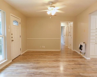 325 W Jones Street - Photo Thumbnail 7