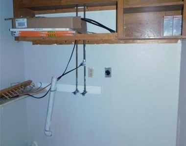 325 W Jones Street - Photo Thumbnail 21