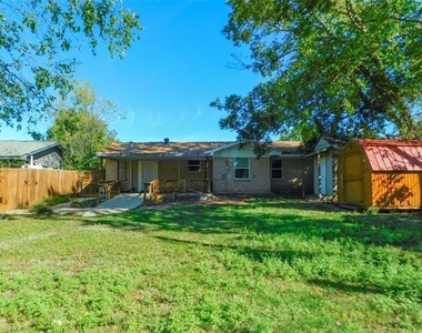 325 W Jones Street - Photo Thumbnail 27