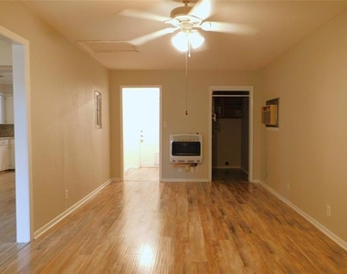 325 W Jones Street - Photo Thumbnail 19